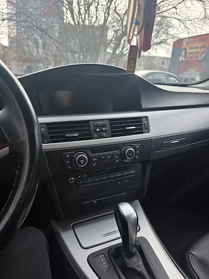 BMW 318 d din 2011 - imagine 2