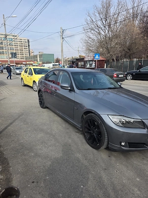 BMW 318 d din 2011 - imagine 5