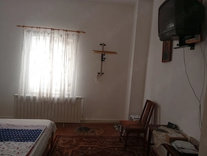 Inchiriez 2 camere pe timp de vara  - imagine 4