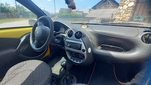 Vand Ford KA 1,3 benzina, an 2003, cutie manuală, 3 uși, 4 locuri, culoare galbena - imagine 3