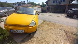 Vand Ford KA 1,3 benzina, an 2003, cutie manuală, 3 uși, 4 locuri, culoare galbena - imagine 2