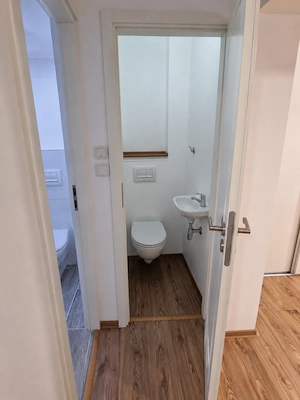 Proprietar vand apartament 3 camere 2 bai 66mp + pivnita Parter inalt. Sibiu str. Rusciorului - imagine 10