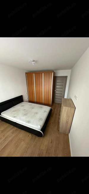 Inchiriez apartament in Sanicoara