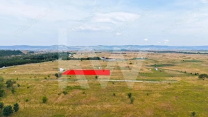 Teren cu priveliște spectaculoasă spre Munții Făgăraș-  Valea Avrigului