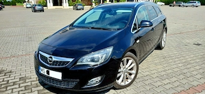 Opel Astra J 2011 Sports Tourer - imagine 2