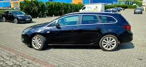 Opel Astra J 2011 Sports Tourer - imagine 5