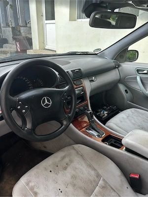 dezmembrez mercedes c200 cdi 2002  - imagine 3