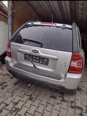 Dezmembrez kia sportage 2.0 diesel an 2009 - imagine 3