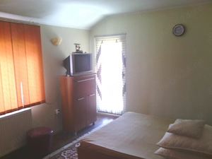 Inchiriez camere la curte în sezonul estival în zona Far din Constanța. - imagine 3
