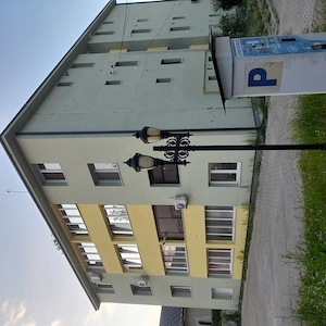 Apartament de vânzare în Caransebeș, zona centrală,str .Mihail Halici. - imagine 2