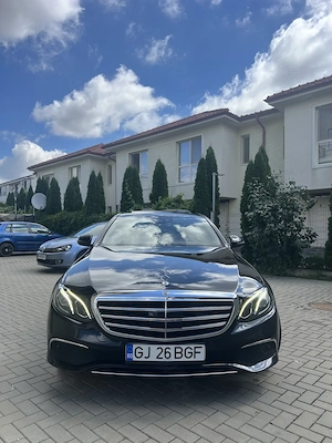 Mercedes-Benz E 220 d 4MATIC 9G-TRONIC Exclusive - imagine 2
