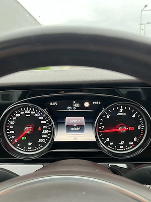 Mercedes-Benz E 220 d 4MATIC 9G-TRONIC Exclusive - imagine 7