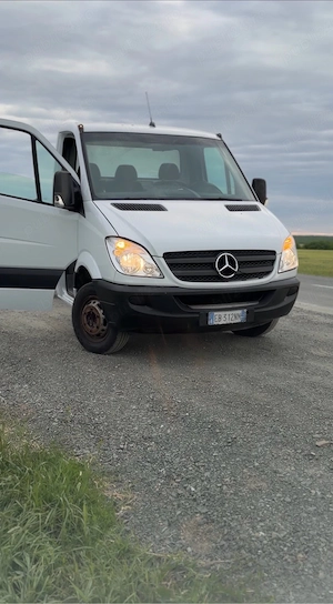 Vând sau schimb Mercedes sprinter 2.2 cu o singură turbină  163 cai An 2010 Acte valabile  - imagine 2