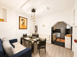 Apartament 2 camere cochet, renovat, curte ingrijita-Piata Catedralei