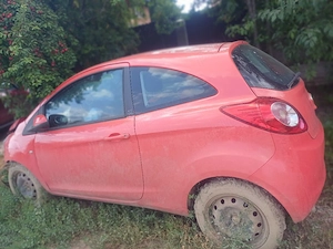 Vând Ford ka