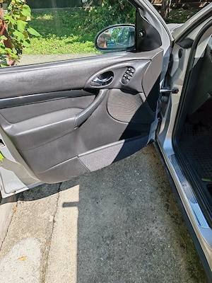 Vînd Ford Focus1.8 diesel 75cai. - imagine 5