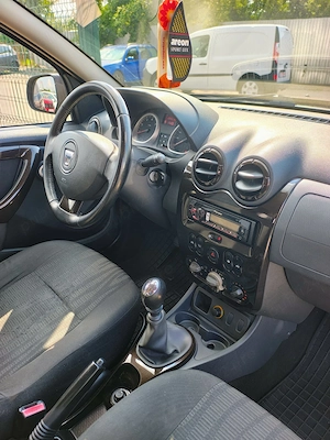 Dacia Duster 1.5 dCi 4x2 Prestige - imagine 9