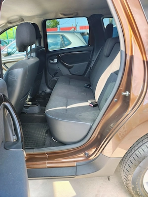 Dacia Duster 1.5 dCi 4x2 Prestige - imagine 13