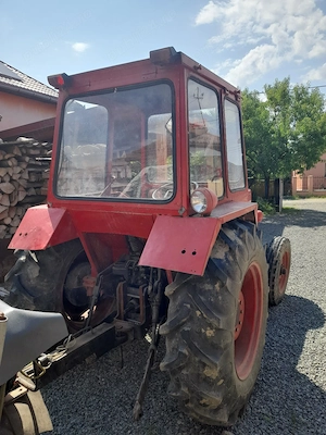 Vând tractor universal U550   - imagine 3