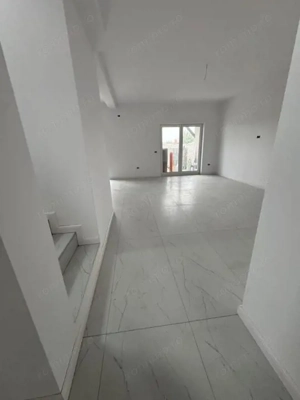 Duplex 5 camere cu zid dublu  | 119 MP utili | Remetea-Mare  - imagine 2