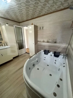 Casa/Vila cu 8 camere, 4 bai - Zarnesti - imagine 13