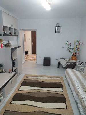 Vand apartament 2 camere Racadau , poze si filmare voi trmite pe whatsapp celor interesati  - imagine 3