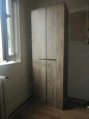 Vând dulap haine Înălțime 1,90 lățime 70 st foarte bună 100 lei negociabil 