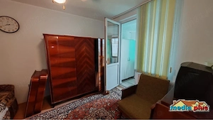 vand apartament 3 camere