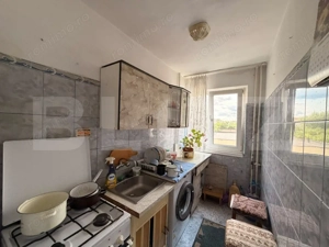 Apartament de 3 camere, semideocomandat, zona Cornitoiu  - imagine 9