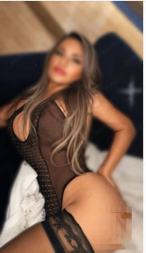 Sunt compania perfecta sunt o fata Party fac si deplasari la hotel