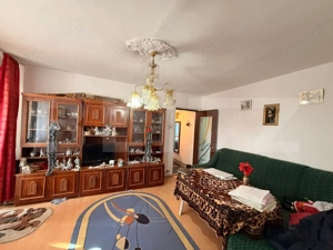Apartament de 3 camere, semideocomandat, zona Cornitoiu  - imagine 2