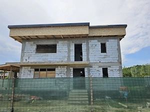 De vânzare casă la roșu situata in comuna Bârnova Iași la 1km de primărie.  - imagine 3
