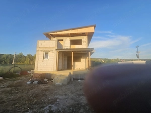 De vânzare casă la roșu situata in comuna Bârnova Iași la 1km de primărie.  - imagine 2