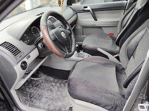 Vand W Polo an 2009 cu motor de 1.4 benzina 80 cp inmatriculat in  Romania in februarie 2025  - imagine 2
