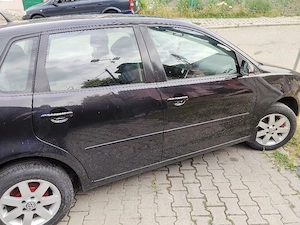 Vand W Polo an 2009 cu motor de 1.4 benzina 80 cp inmatriculat in  Romania in februarie 2025  - imagine 5