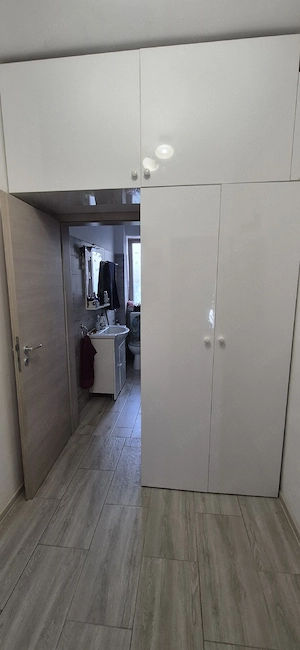 Vand apartament 2 camere  - imagine 4