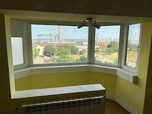 De inchiriat apt 3 camere decomandat zona gara-termen lung;bloc 1990; parcari gratuite nelimitate