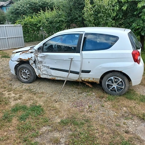 Chevrolet Aveo avariat - imagine 3