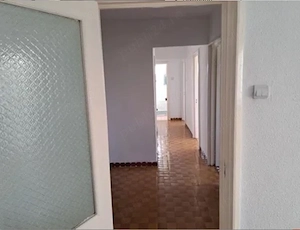 Apartament 3 camere de vanzare zona Casa de Cultura - imagine 4