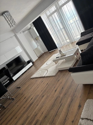 Apartament de vânzare - 3 camere 