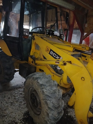 Închiriez cilindru compactor 3t și minibuldoexcavator la prețuri avantajoase 