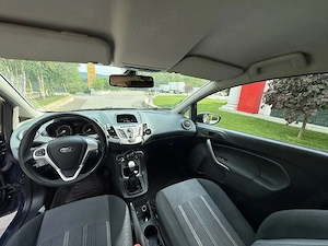 Vând Ford Fiesta 