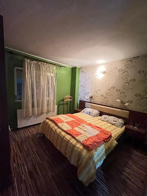 Apartament 3 camere decomandat, 70 mp, Buhusi   Central, zona linistita, mobilat - imagine 3