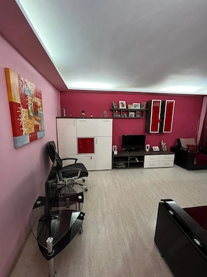 Apartament 3 camere decomandat, 70 mp, Buhusi   Central, zona linistita, mobilat - imagine 2