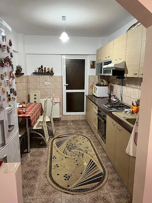 Apartament 3 camere decomandat, 70 mp, Buhusi   Central, zona linistita, mobilat - imagine 5