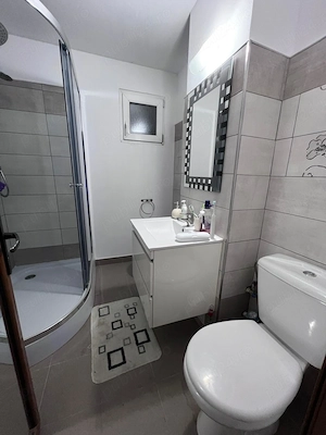 Apartament 3 camere decomandat, 70 mp, Buhusi   Central, zona linistita, mobilat - imagine 8