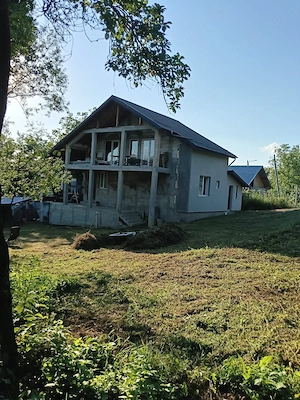 Casa noua cu teren de 3278mp, Glodeni Vale(Pucioasa) - imagine 2