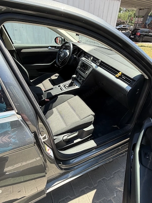 Proprietar ,vand VW Passat 2017,istoric service Porsche Nord,97.000 km - imagine 2