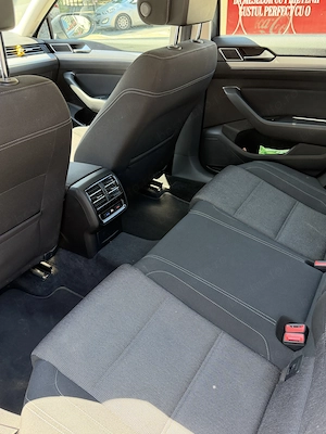 Proprietar ,vand VW Passat 2017,istoric service Porsche Nord,97.000 km - imagine 9