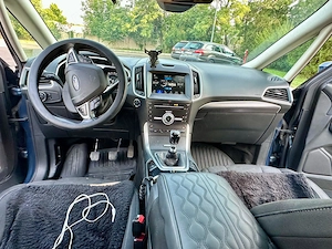 Vând Ford S max  2018 ,motor 2.0 ,140cp ,combustibil diesel, unic proprietar  - imagine 2